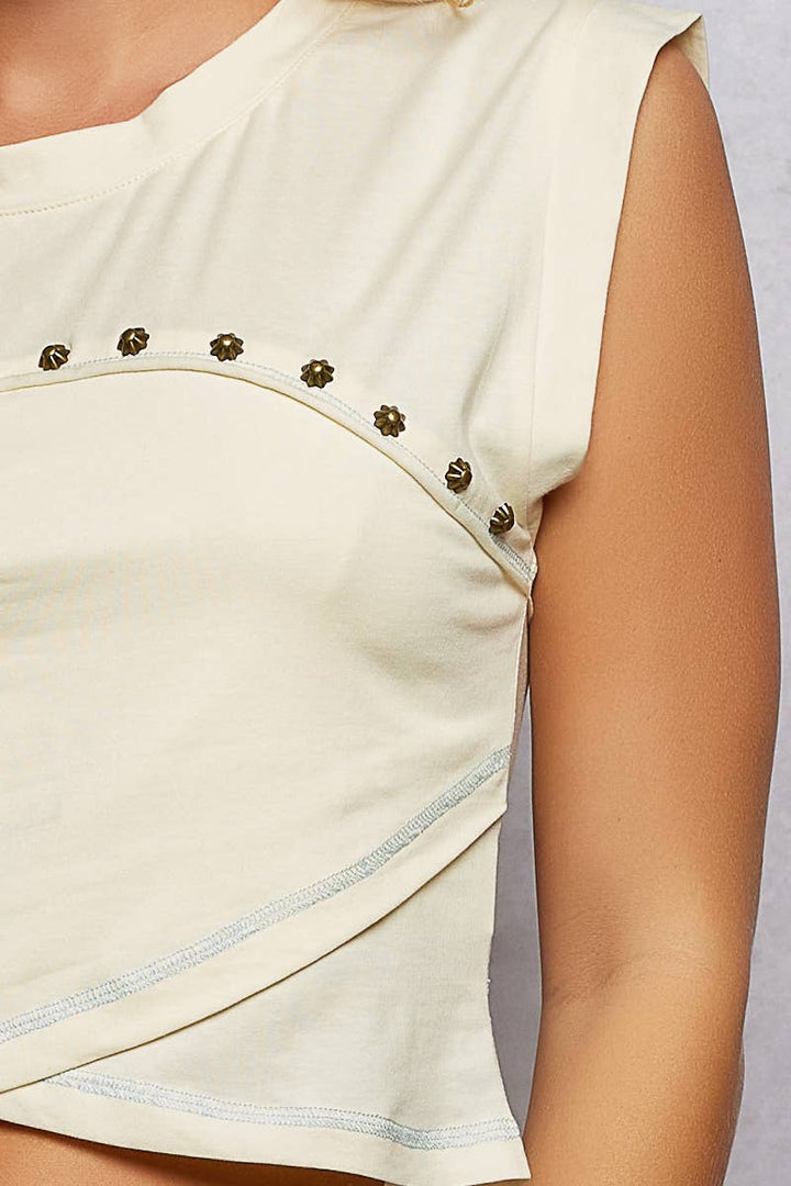 Slim Fit Round Neck Outseam Overlock Stud Cotton Jersey Top: BUTTER MILK / L