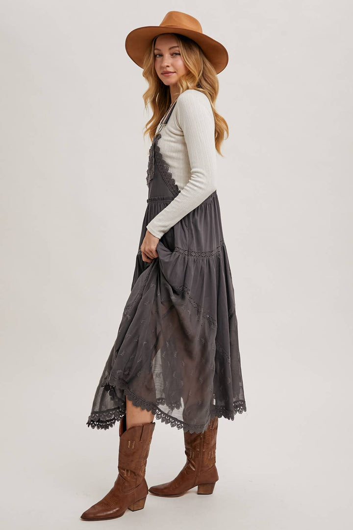 LACE EMBROIDERED TULLE BIB MAXI DRESS: ASH / L