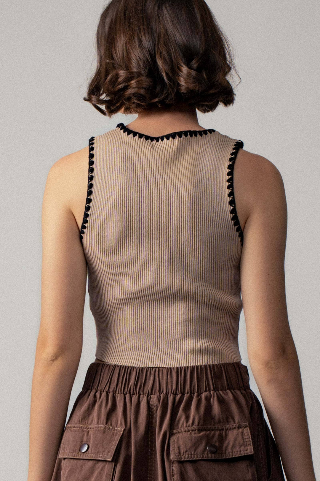 Scalloped Ribbed Knit Crop Top: KHAKI / S-2/M-2/L-2