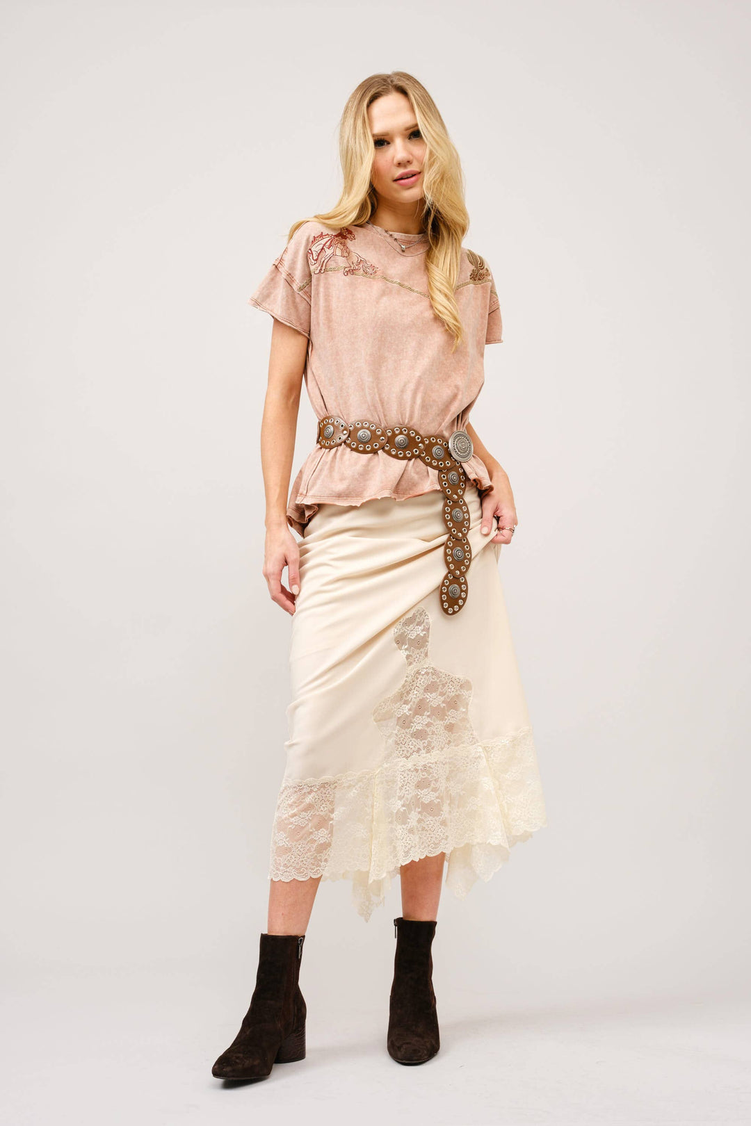 23376T -  Embroidered Shoulder Western Yoke T-Shirt: OFF WHITE / L