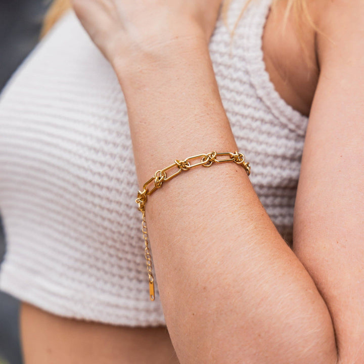 BARBED WIRE CHAIN BRACELET: Gold