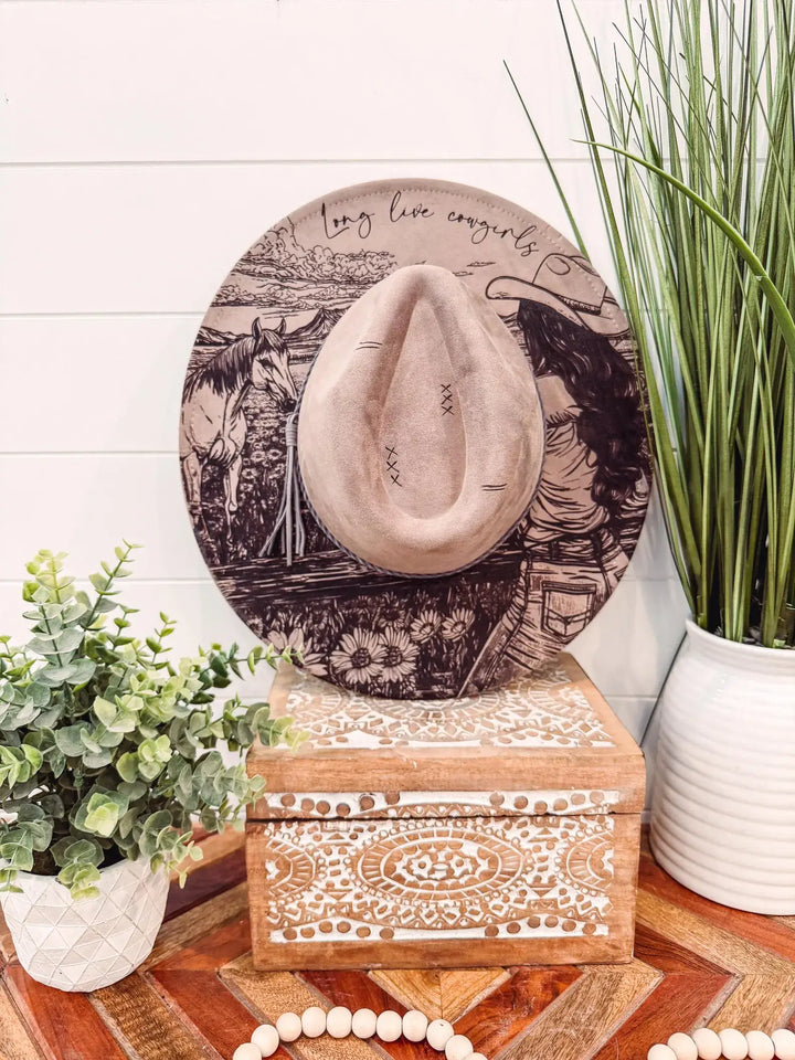 Engraved Cowgirl Mountain Hat : Mocha