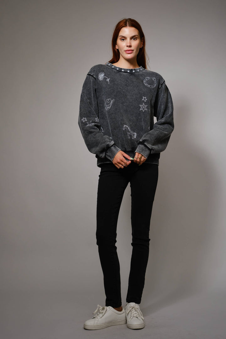 91628T - Mineral Wash Western Embroidered Sweatshirt: CHARCOAL / S