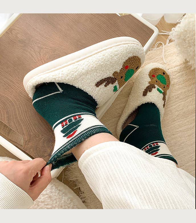 Christmas Festive Patterns Socks, Retro Holiday Themed Socks: Heart