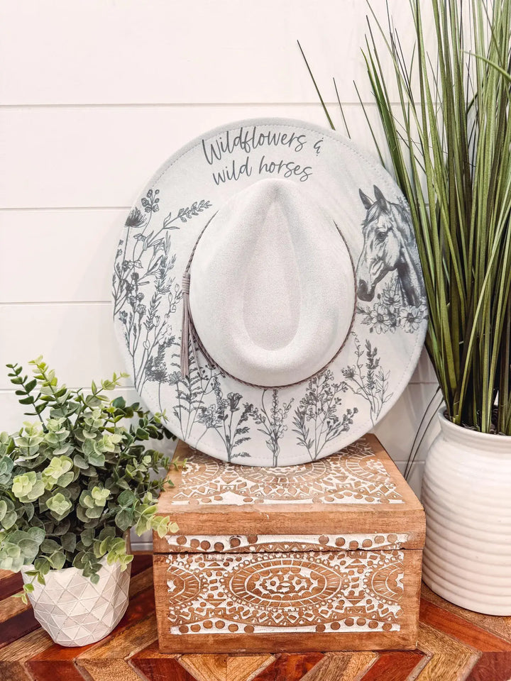 Engraved Wildflowers & Wild Horses Hat: Ivory